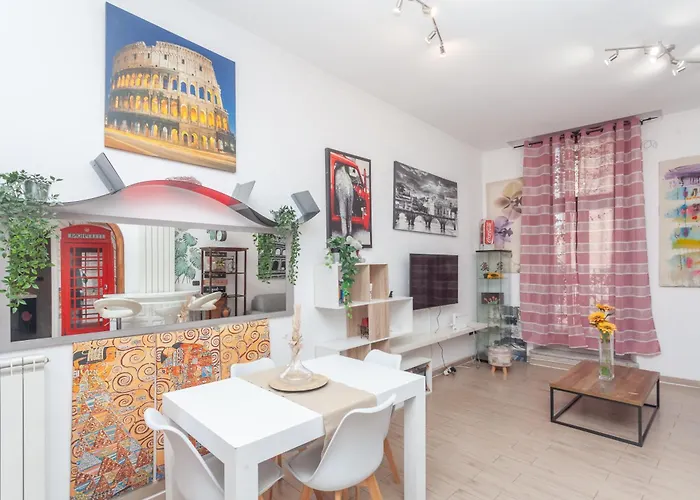 Pellegrino Piazza Navona 2bdr Apartment